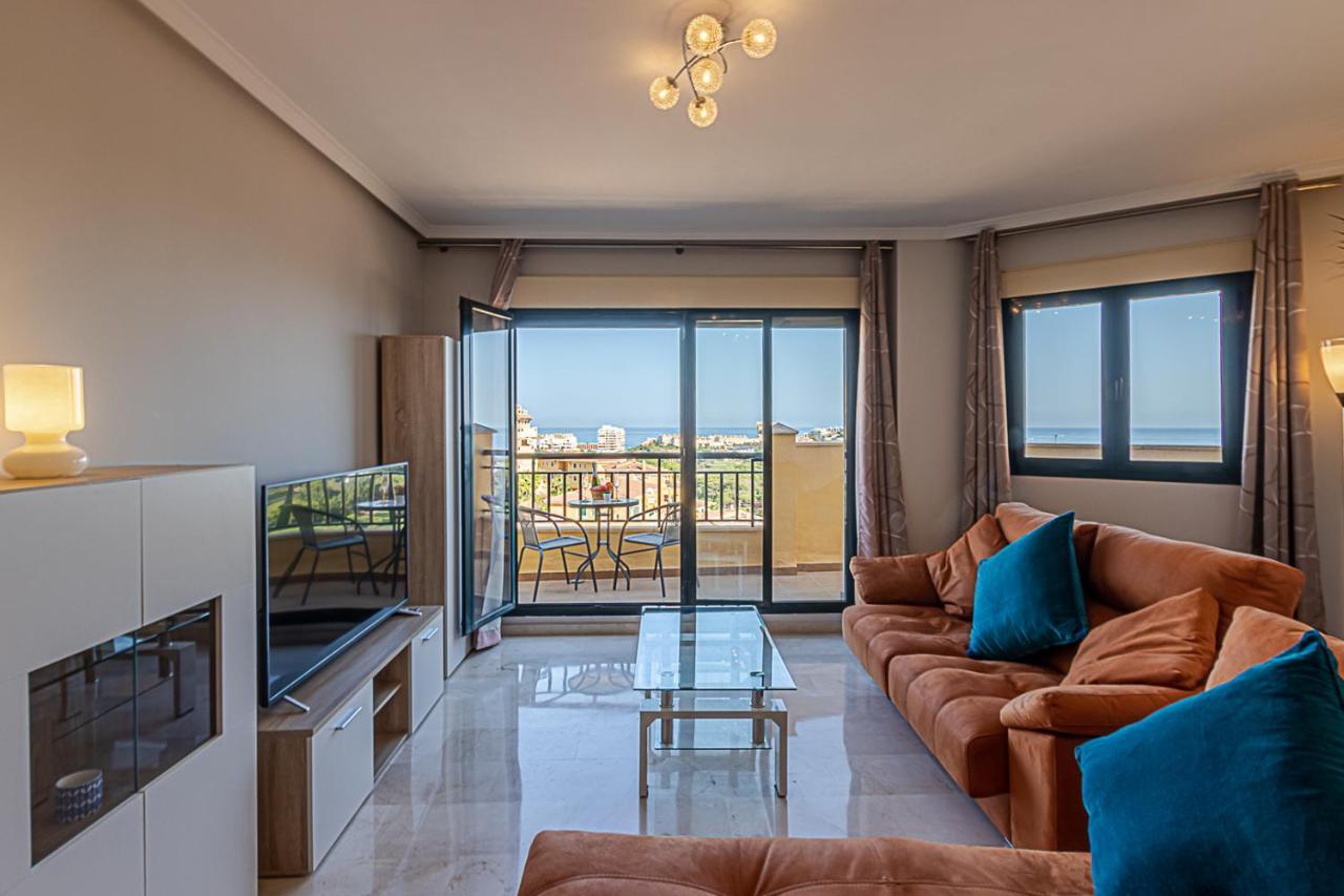 797 Holiday Rentals - Moderno Piso Para 5 Con Hermosas Vistas Benalmadena Luaran gambar
