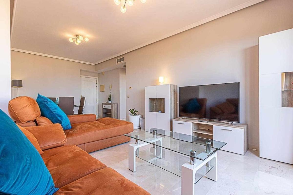 797 Holiday Rentals - Moderno Piso Para 5 Con Hermosas Vistas Benalmadena Luaran gambar