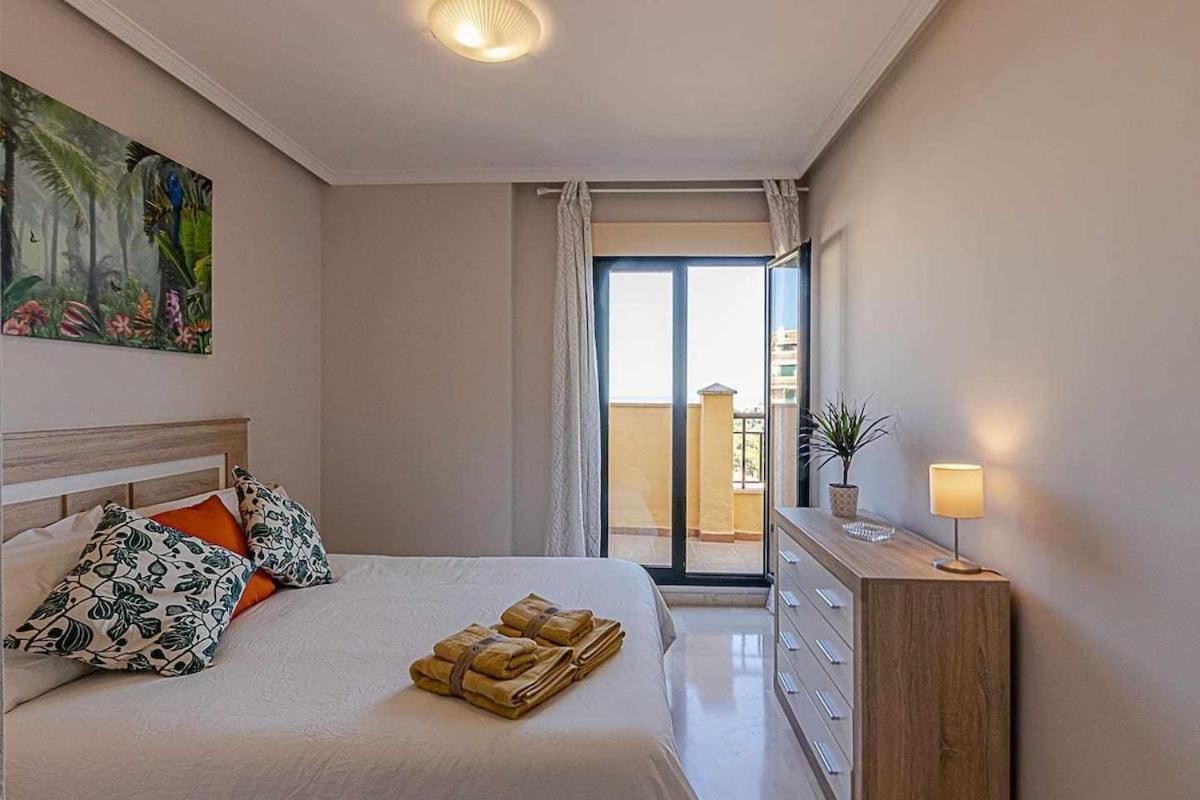797 Holiday Rentals - Moderno Piso Para 5 Con Hermosas Vistas Benalmadena Luaran gambar