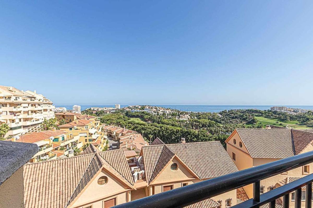 797 Holiday Rentals - Moderno Piso Para 5 Con Hermosas Vistas Benalmadena Luaran gambar