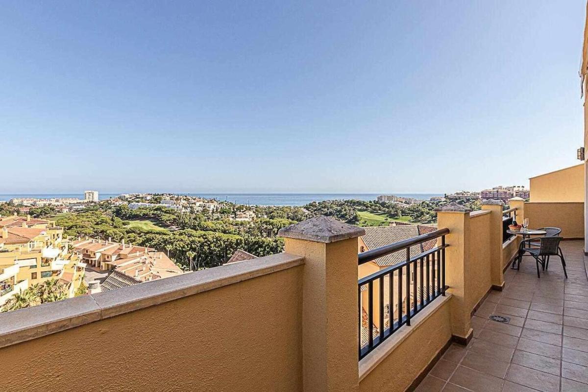 797 Holiday Rentals - Moderno Piso Para 5 Con Hermosas Vistas Benalmadena Luaran gambar