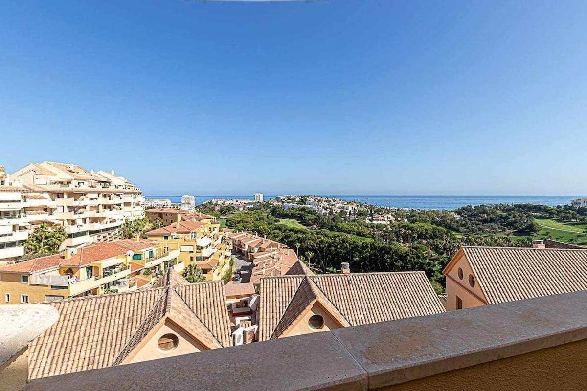 797 Holiday Rentals - Moderno Piso Para 5 Con Hermosas Vistas Benalmadena Luaran gambar