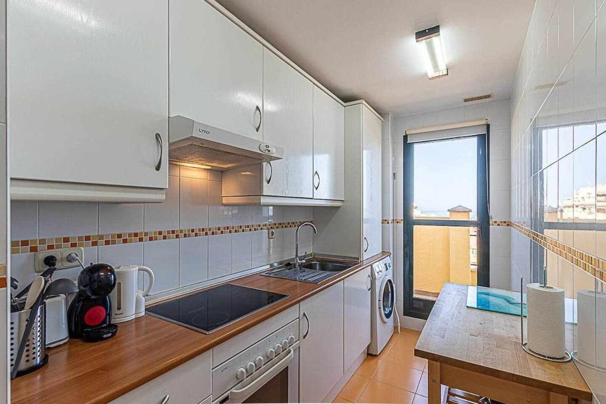797 Holiday Rentals - Moderno Piso Para 5 Con Hermosas Vistas Benalmadena Luaran gambar