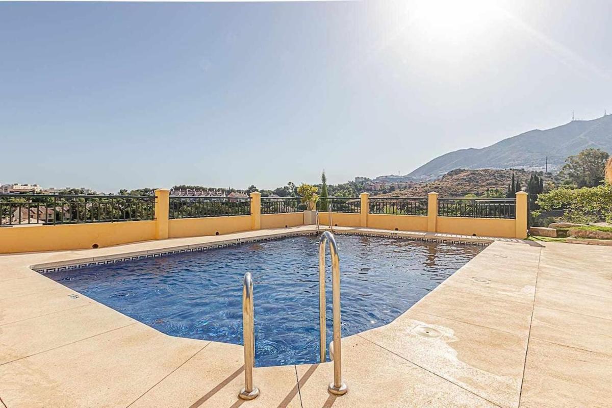 797 Holiday Rentals - Moderno Piso Para 5 Con Hermosas Vistas Benalmadena Luaran gambar