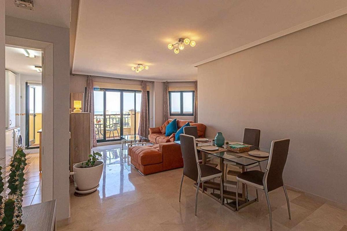 797 Holiday Rentals - Moderno Piso Para 5 Con Hermosas Vistas Benalmadena Luaran gambar