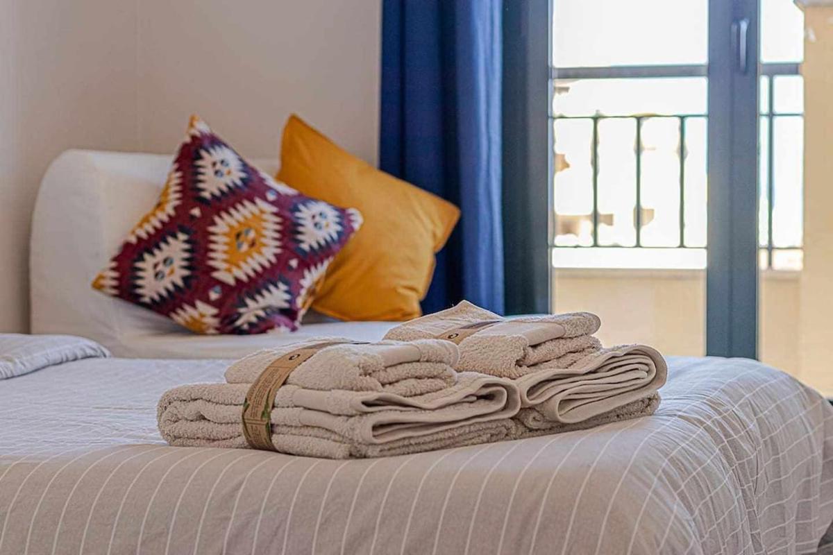797 Holiday Rentals - Moderno Piso Para 5 Con Hermosas Vistas Benalmadena Luaran gambar